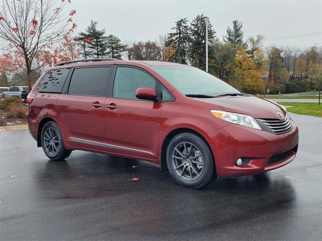 2017 Toyota Sienna XLE