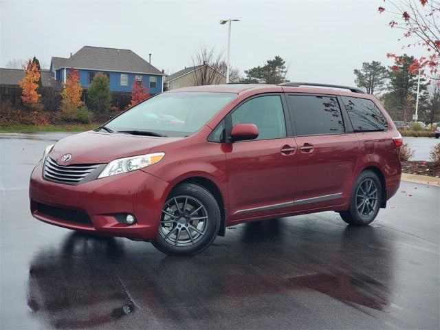 2017 Toyota Sienna XLE