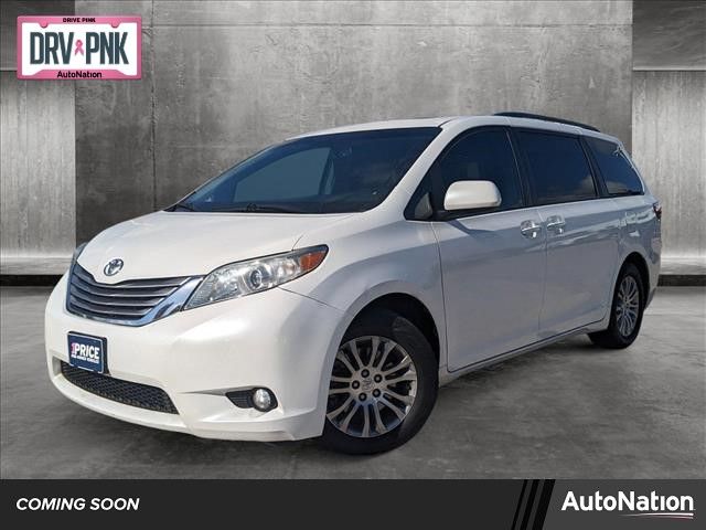 2017 Toyota Sienna XLE