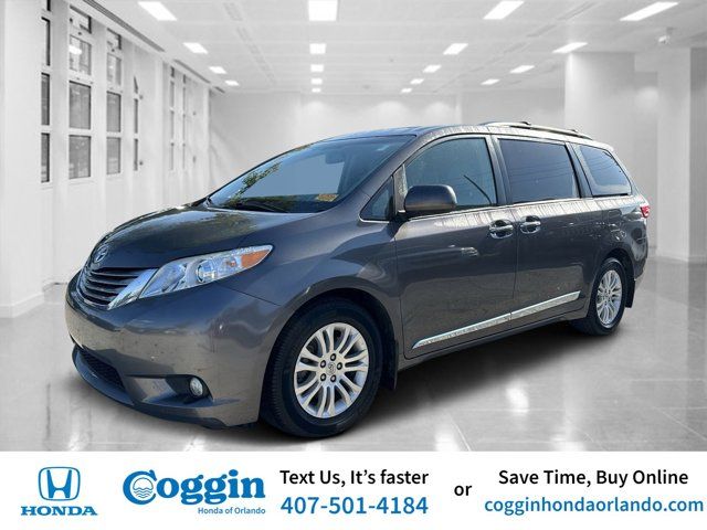 2017 Toyota Sienna XLE