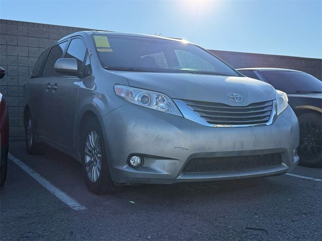 2017 Toyota Sienna XLE