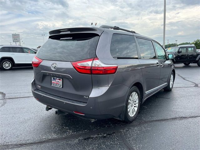 2017 Toyota Sienna XLE