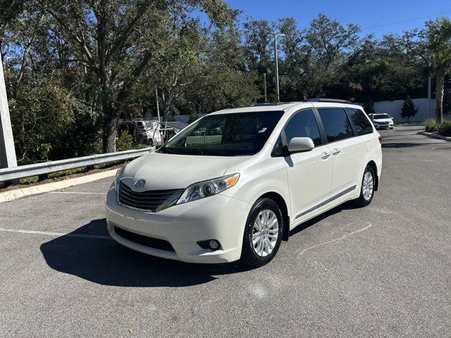 2017 Toyota Sienna XLE