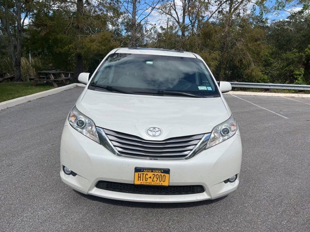 2017 Toyota Sienna XLE