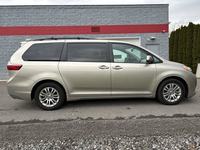 2017 Toyota Sienna XLE