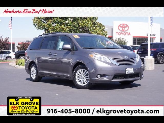 2017 Toyota Sienna XLE