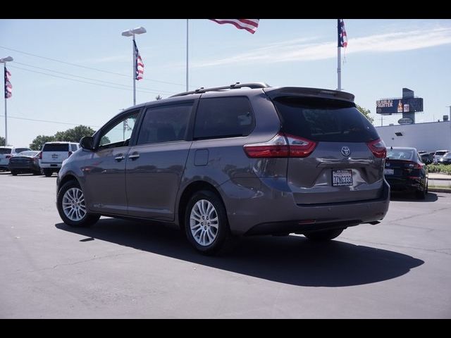 2017 Toyota Sienna XLE