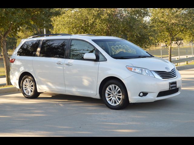 2017 Toyota Sienna XLE