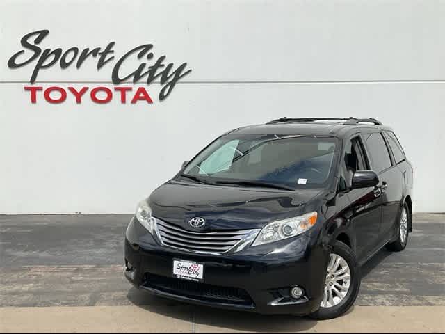 2017 Toyota Sienna XLE