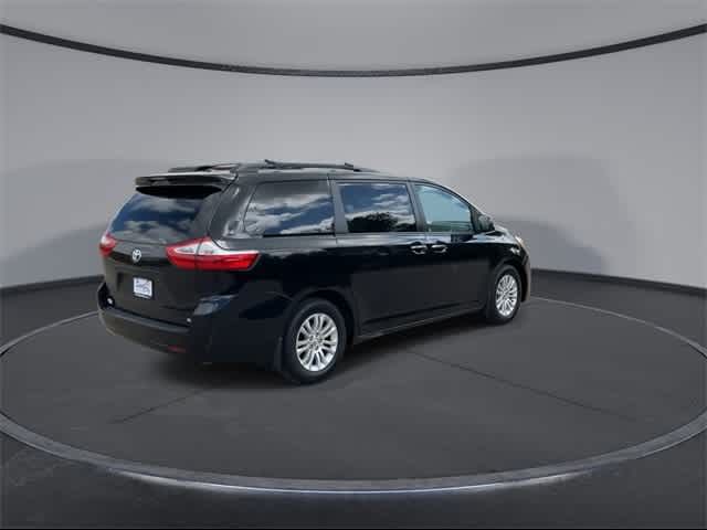 2017 Toyota Sienna XLE