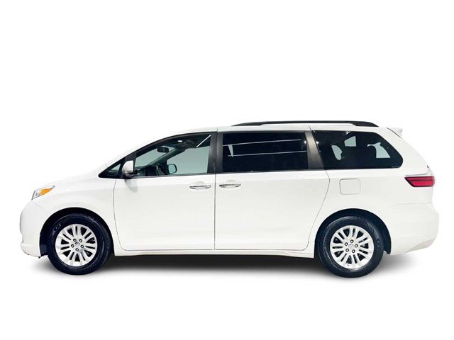2017 Toyota Sienna XLE Auto Access Seat