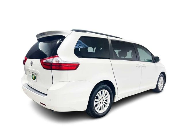 2017 Toyota Sienna XLE Auto Access Seat