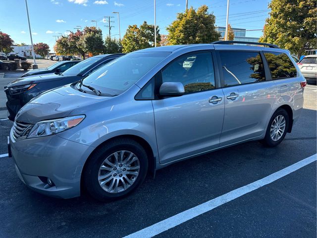 2017 Toyota Sienna XLE