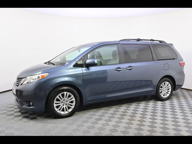 2017 Toyota Sienna XLE