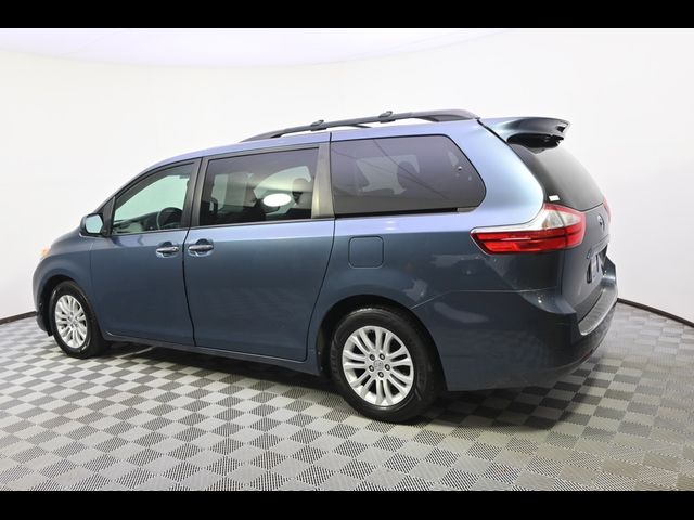 2017 Toyota Sienna XLE