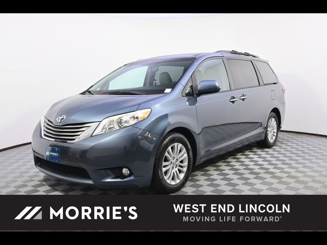 2017 Toyota Sienna XLE