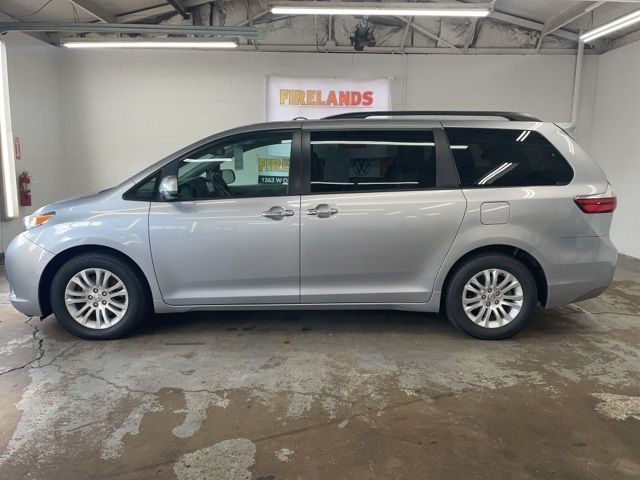 2017 Toyota Sienna XLE