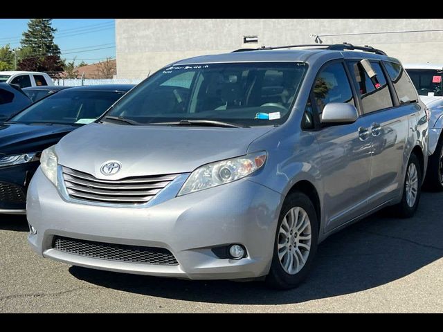 2017 Toyota Sienna XLE