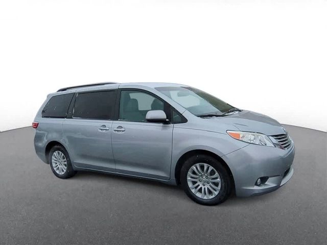 2017 Toyota Sienna XLE