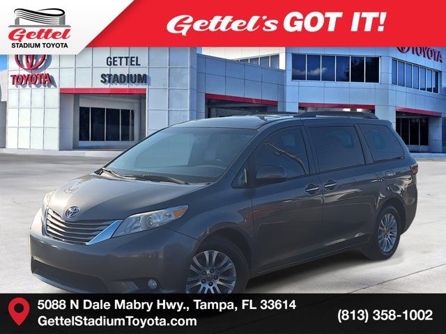 2017 Toyota Sienna XLE