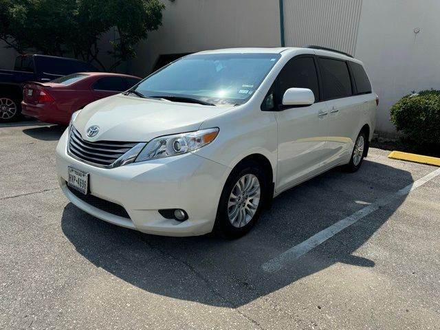 2017 Toyota Sienna XLE