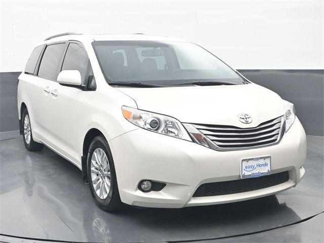 2017 Toyota Sienna 