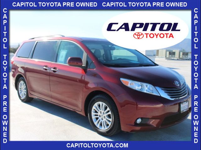 2017 Toyota Sienna XLE