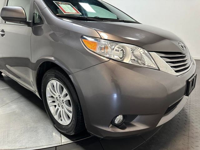 2017 Toyota Sienna XLE