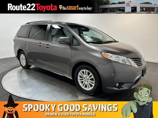 2017 Toyota Sienna XLE