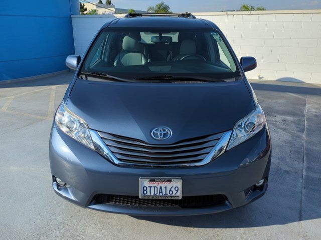 2017 Toyota Sienna XLE