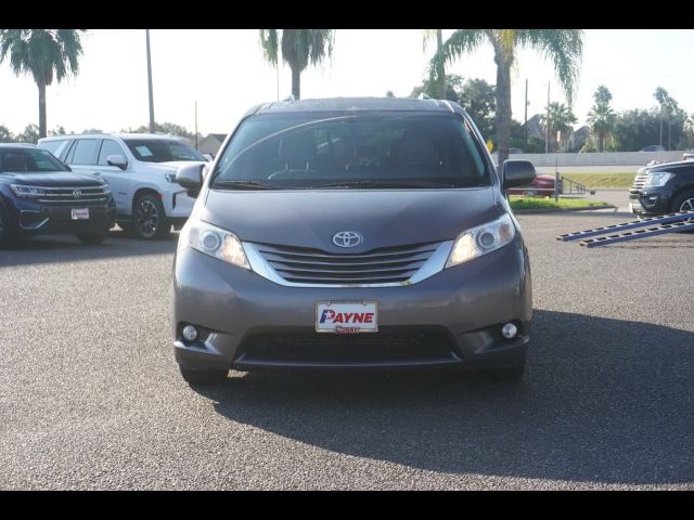 2017 Toyota Sienna XLE