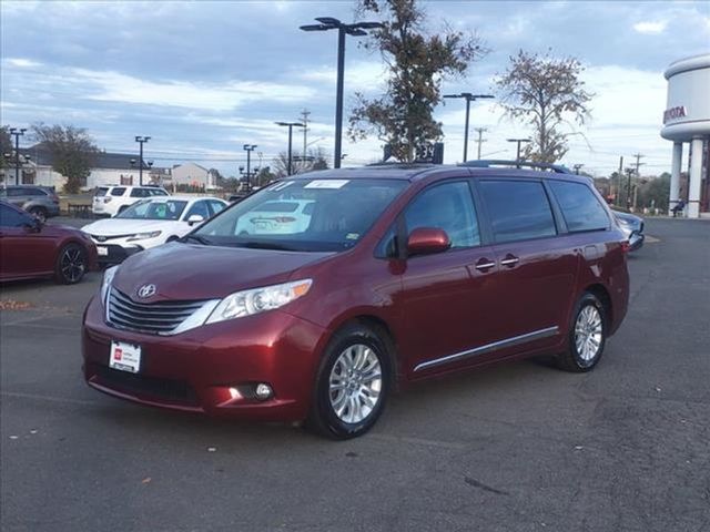 2017 Toyota Sienna XLE