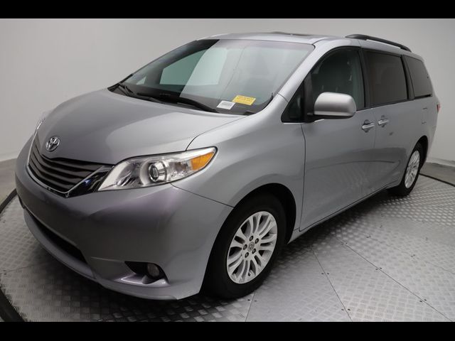 2017 Toyota Sienna XLE