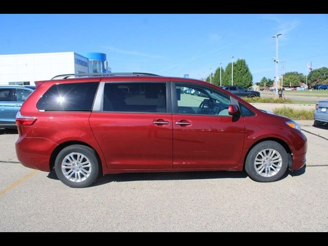 2017 Toyota Sienna XLE