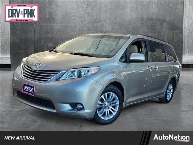 2017 Toyota Sienna XLE