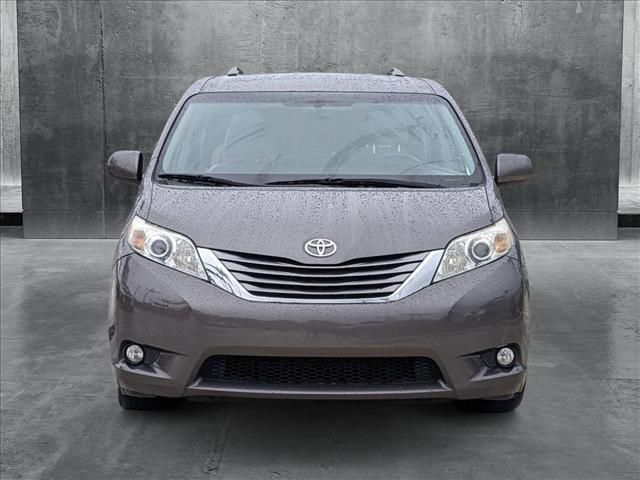 2017 Toyota Sienna XLE