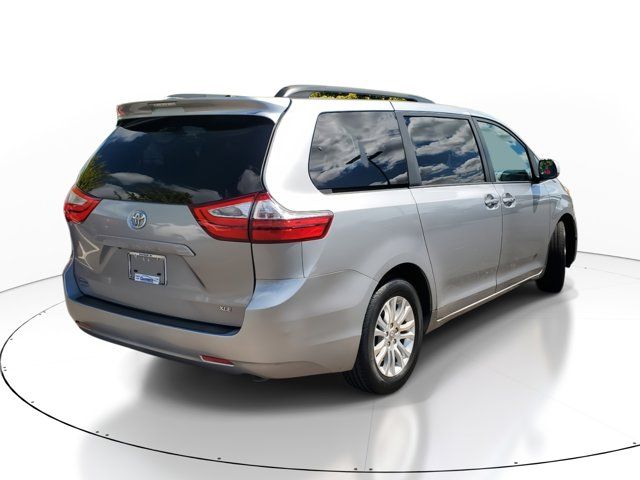 2017 Toyota Sienna XLE