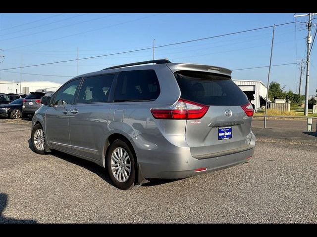 2017 Toyota Sienna XLE