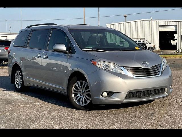 2017 Toyota Sienna XLE