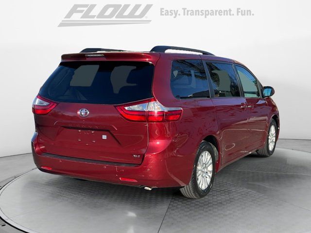 2017 Toyota Sienna XLE