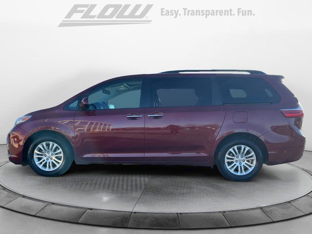 2017 Toyota Sienna XLE