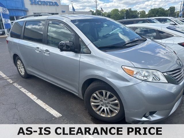 2017 Toyota Sienna 