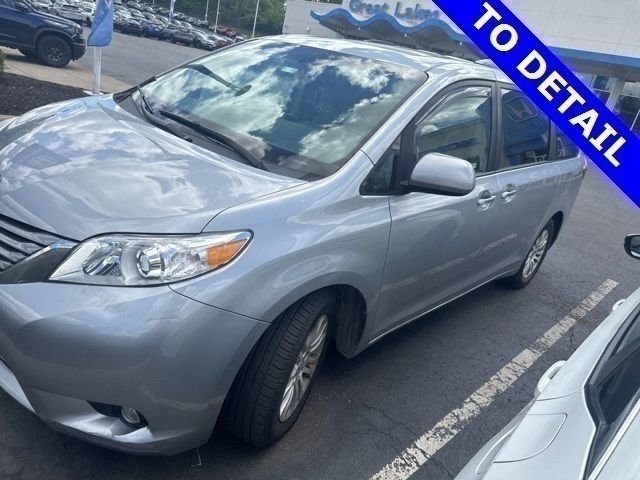 2017 Toyota Sienna 