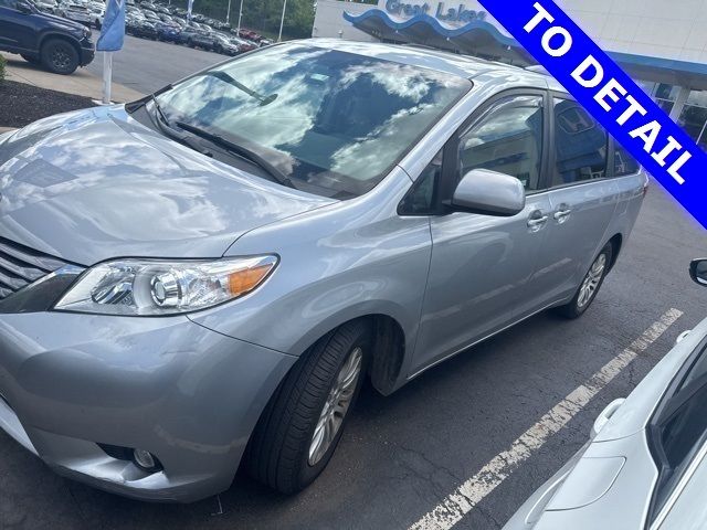 2017 Toyota Sienna 