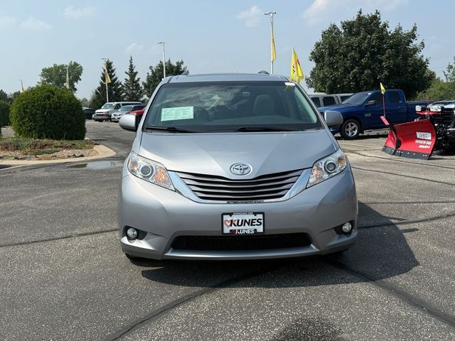 2017 Toyota Sienna XLE