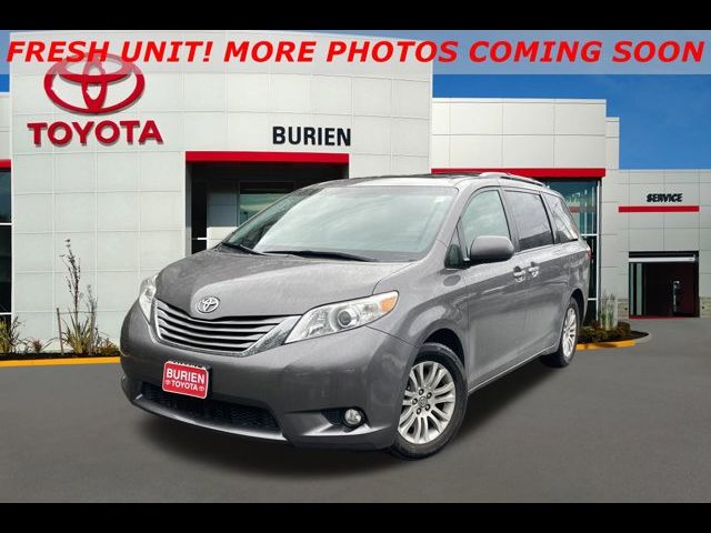 2017 Toyota Sienna XLE