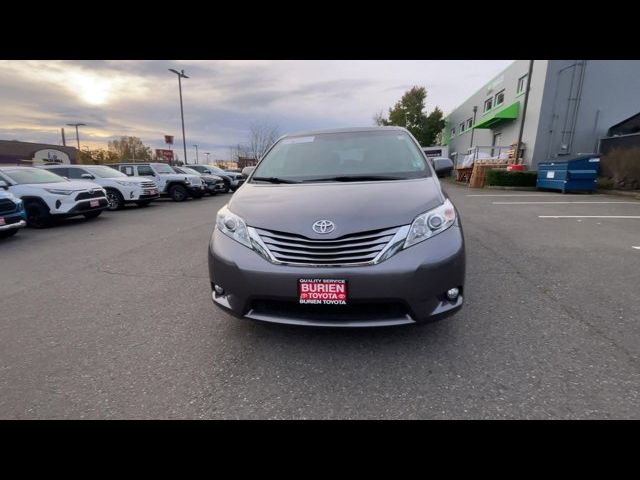 2017 Toyota Sienna XLE