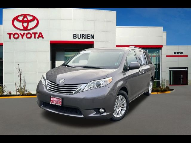 2017 Toyota Sienna XLE