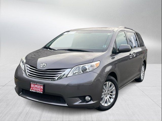 2017 Toyota Sienna XLE