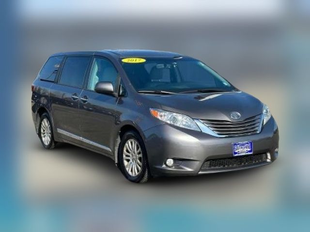 2017 Toyota Sienna 